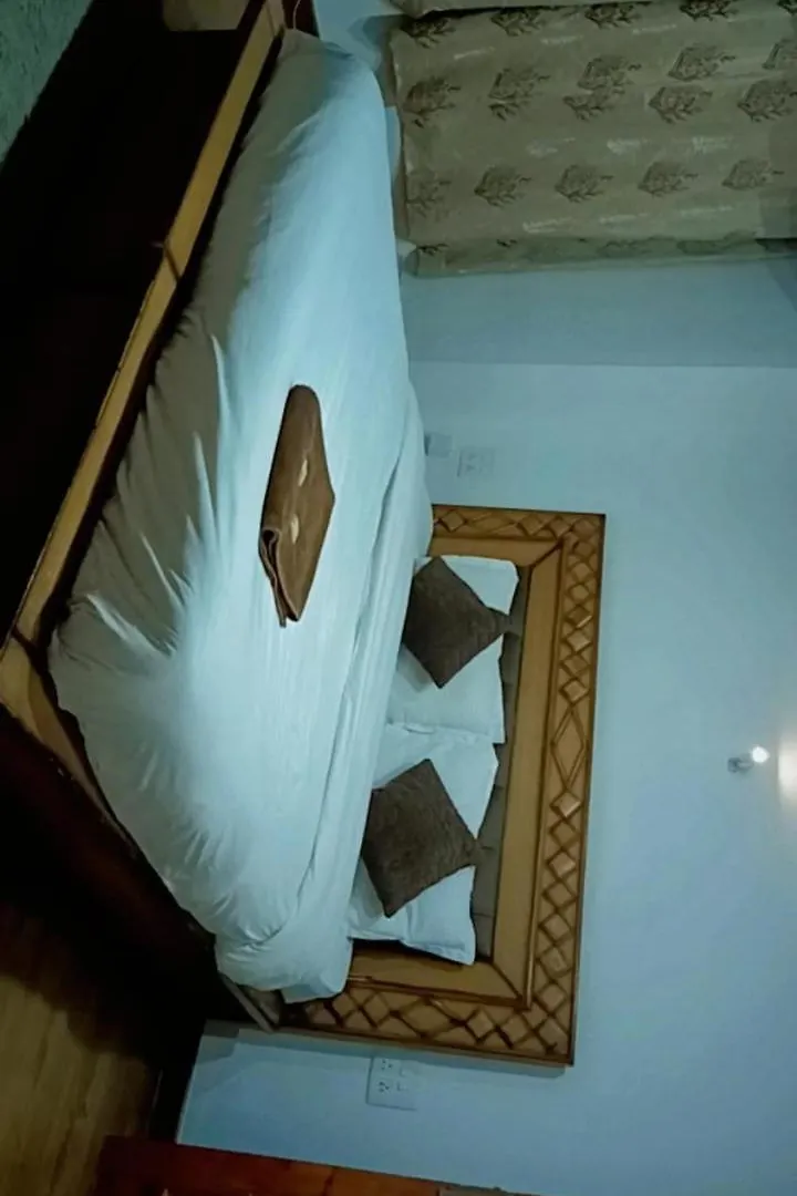 Shamshi Roll Guest House Munnar Hotel